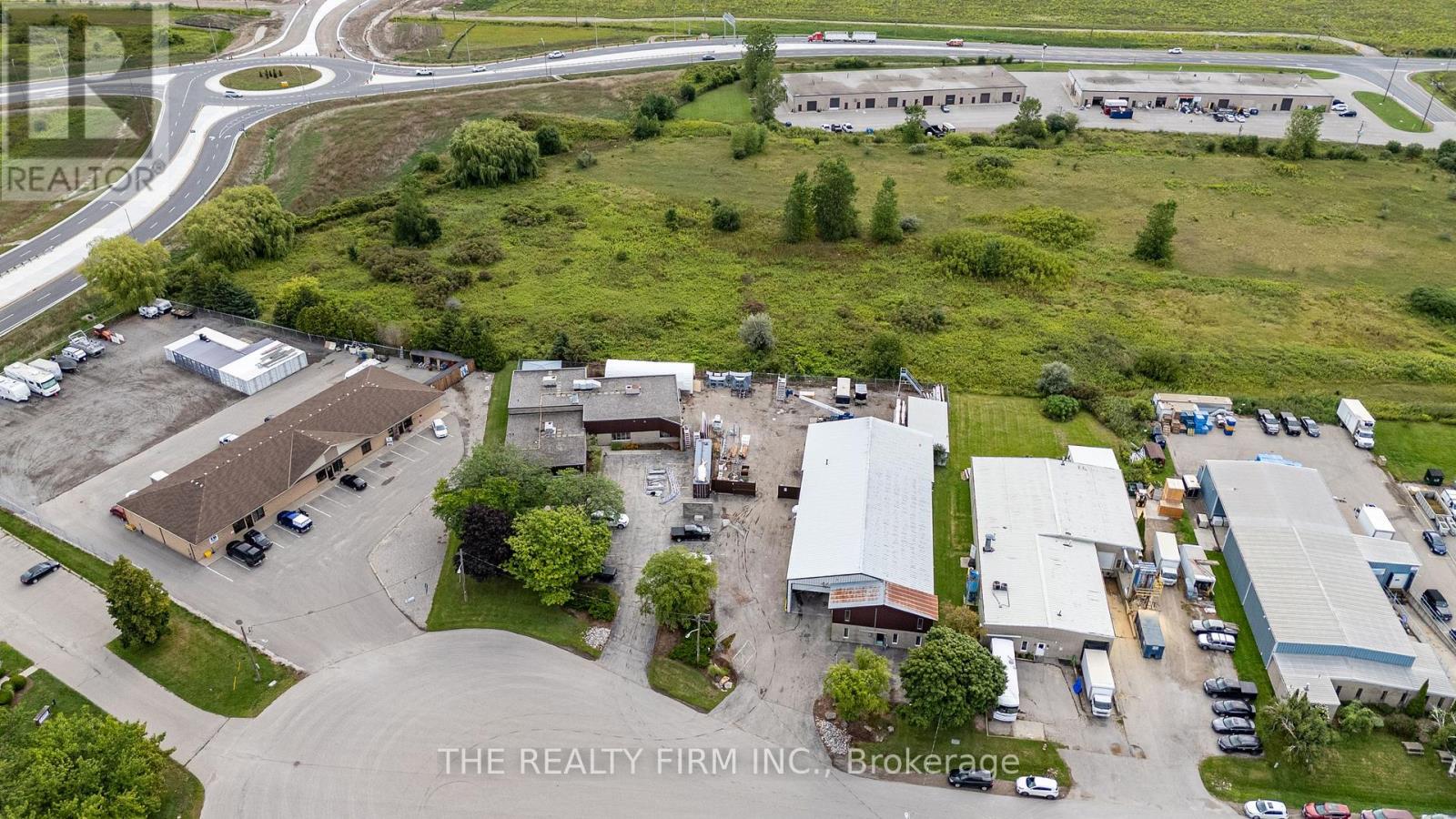 9 Barrie Boulevard, St. Thomas, Ontario  N5P 4B9 - Photo 9 - X12373533