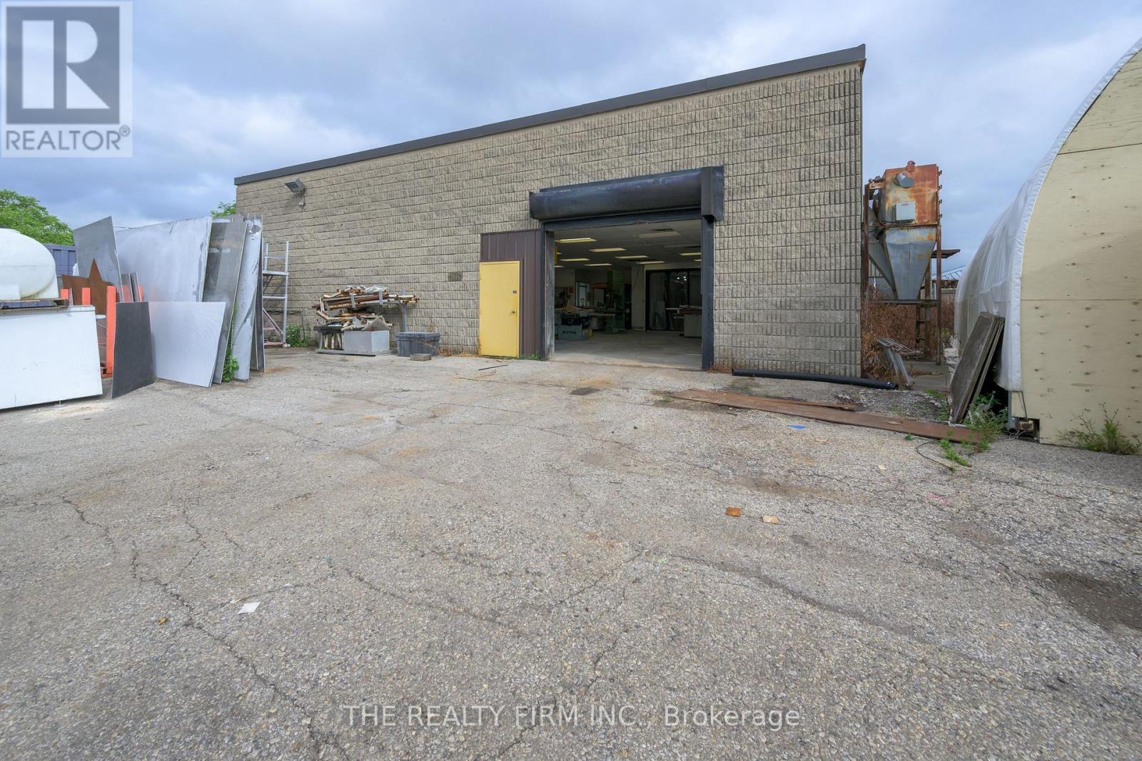 11 Barrie Boulevard, St. Thomas, Ontario  N5P 4B9 - Photo 12 - X12373541