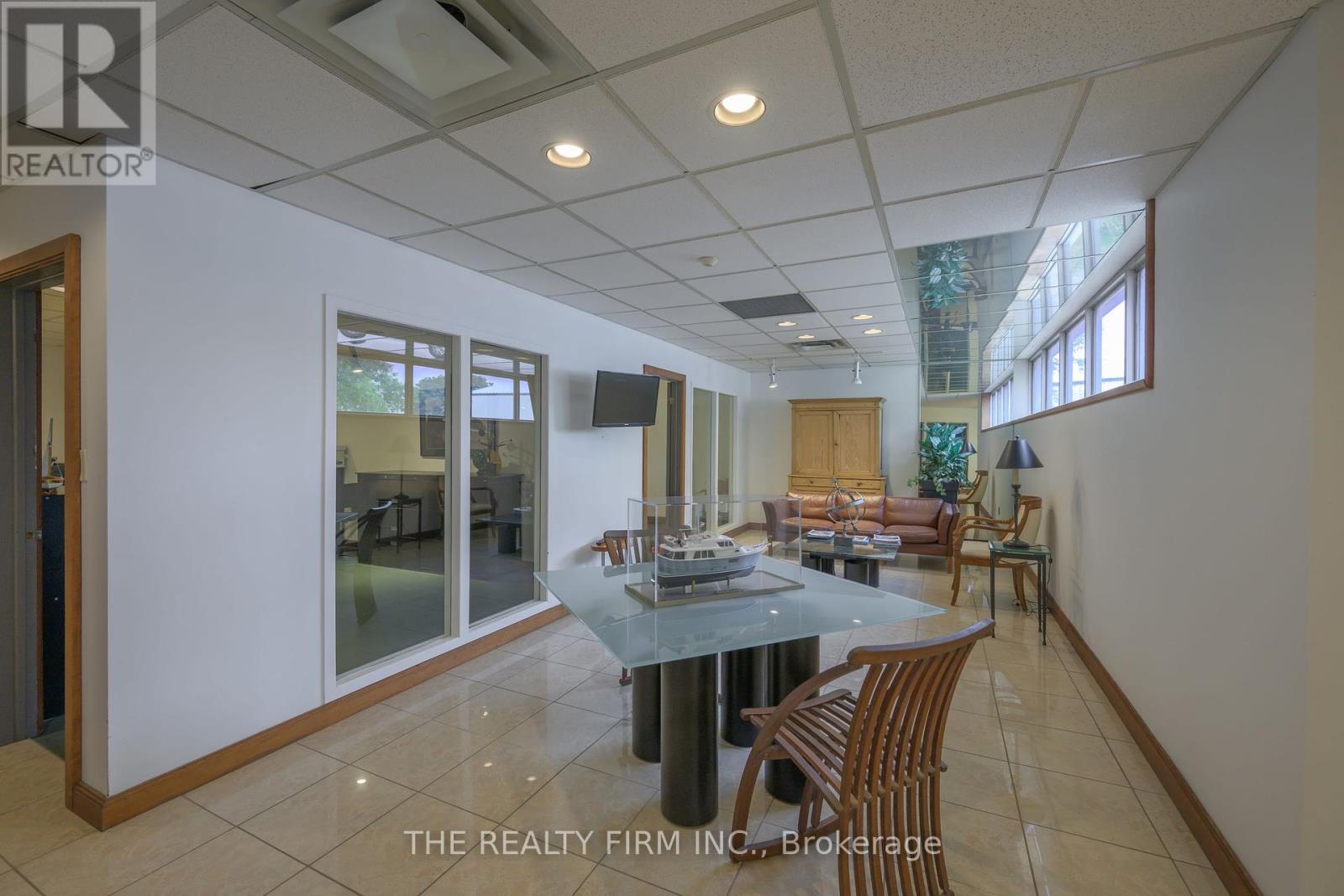 11 Barrie Boulevard, St. Thomas, Ontario  N5P 4B9 - Photo 13 - X12373541