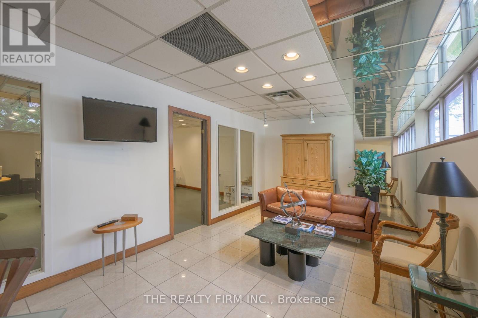 11 Barrie Boulevard, St. Thomas, Ontario  N5P 4B9 - Photo 16 - X12373541