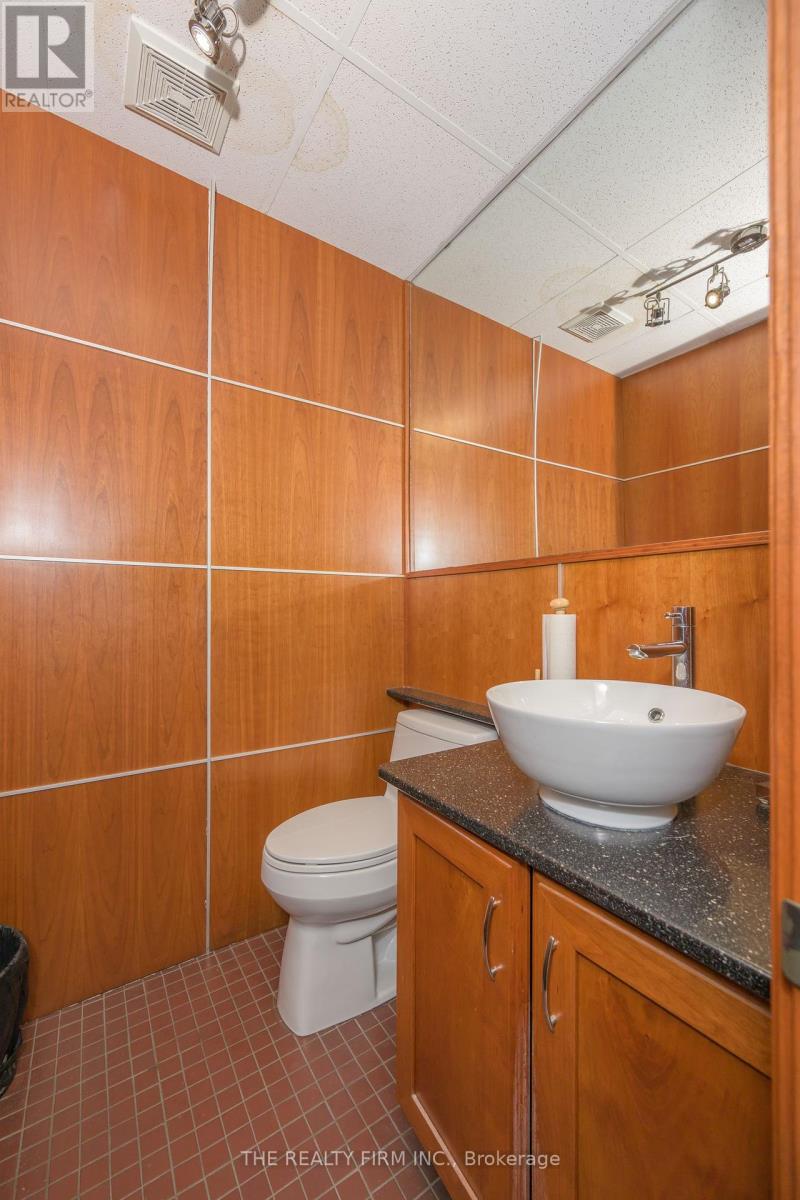 11 Barrie Boulevard, St. Thomas, Ontario  N5P 4B9 - Photo 28 - X12373541