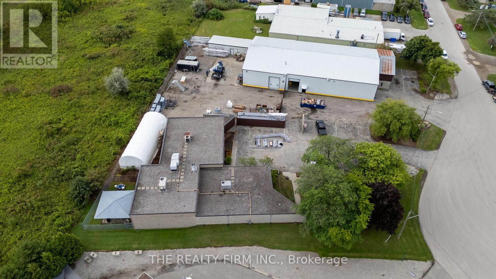 11 Barrie Boulevard, St. Thomas, Ontario  N5P 4B9 - Photo 3 - X12373541