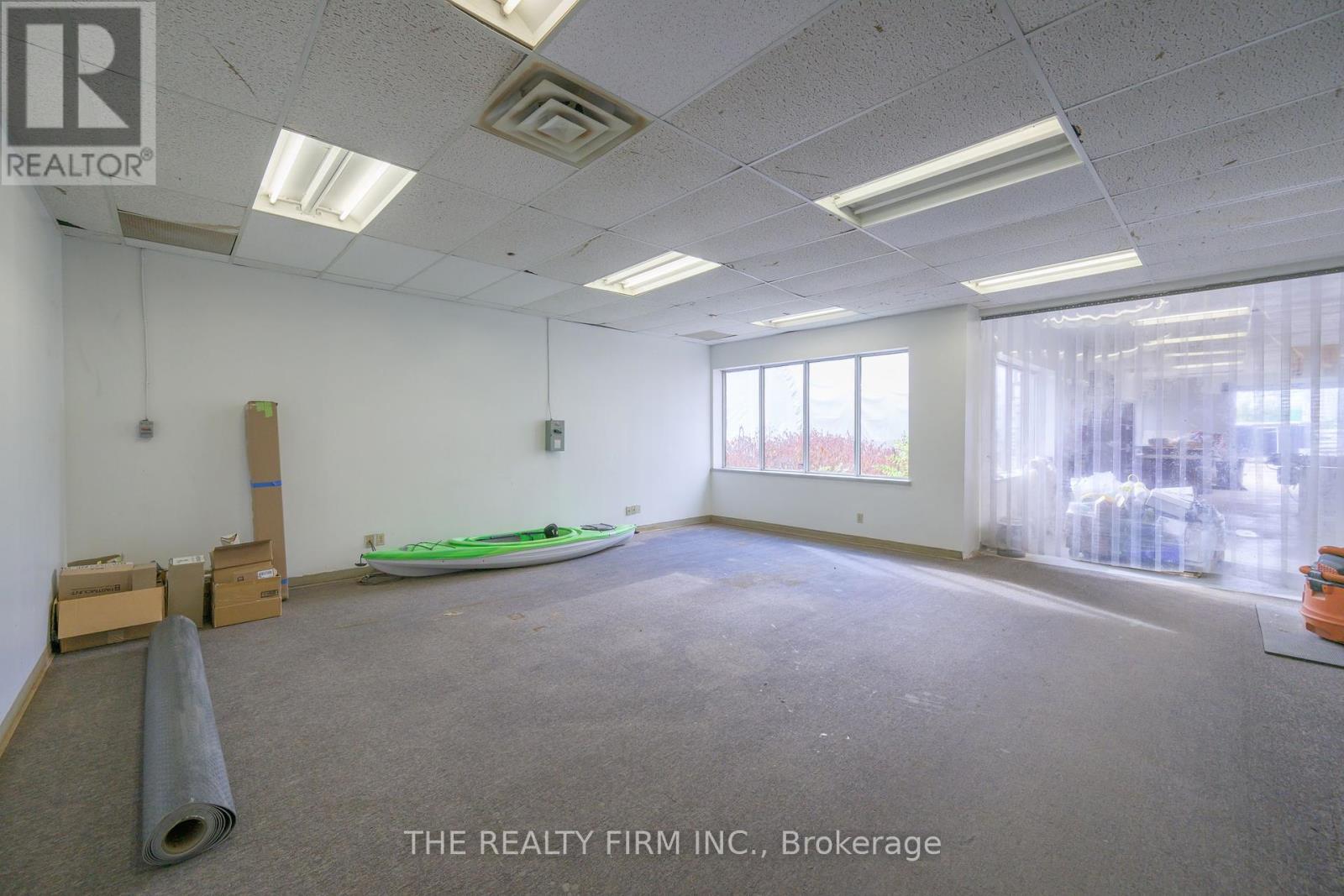 11 Barrie Boulevard, St. Thomas, Ontario  N5P 4B9 - Photo 37 - X12373541