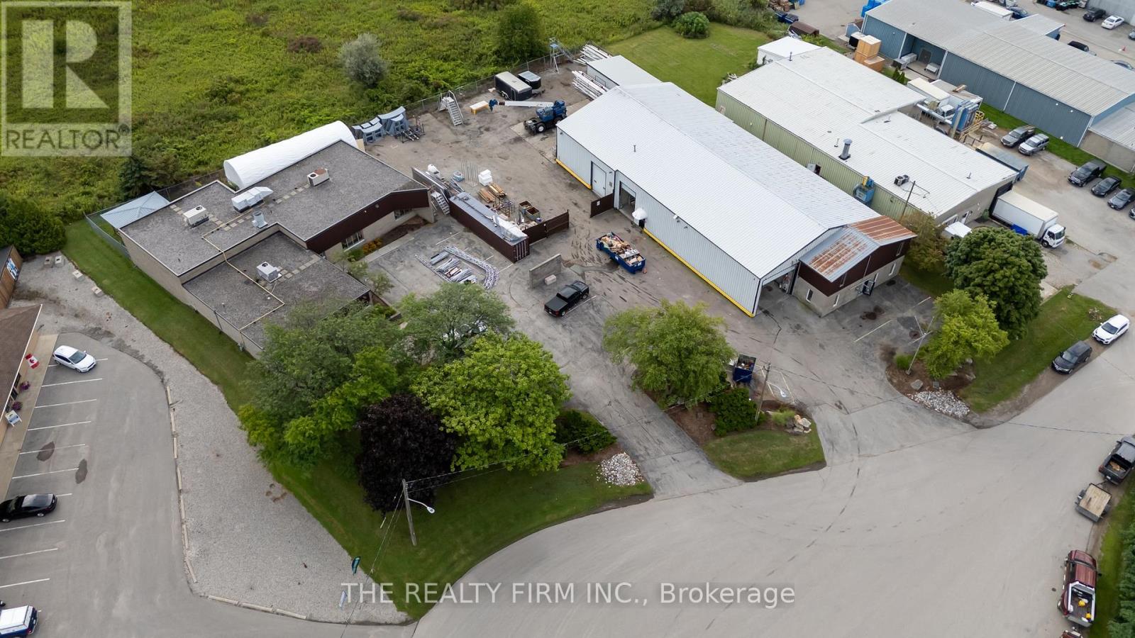 11 Barrie Boulevard, St. Thomas, Ontario  N5P 4B9 - Photo 4 - X12373541