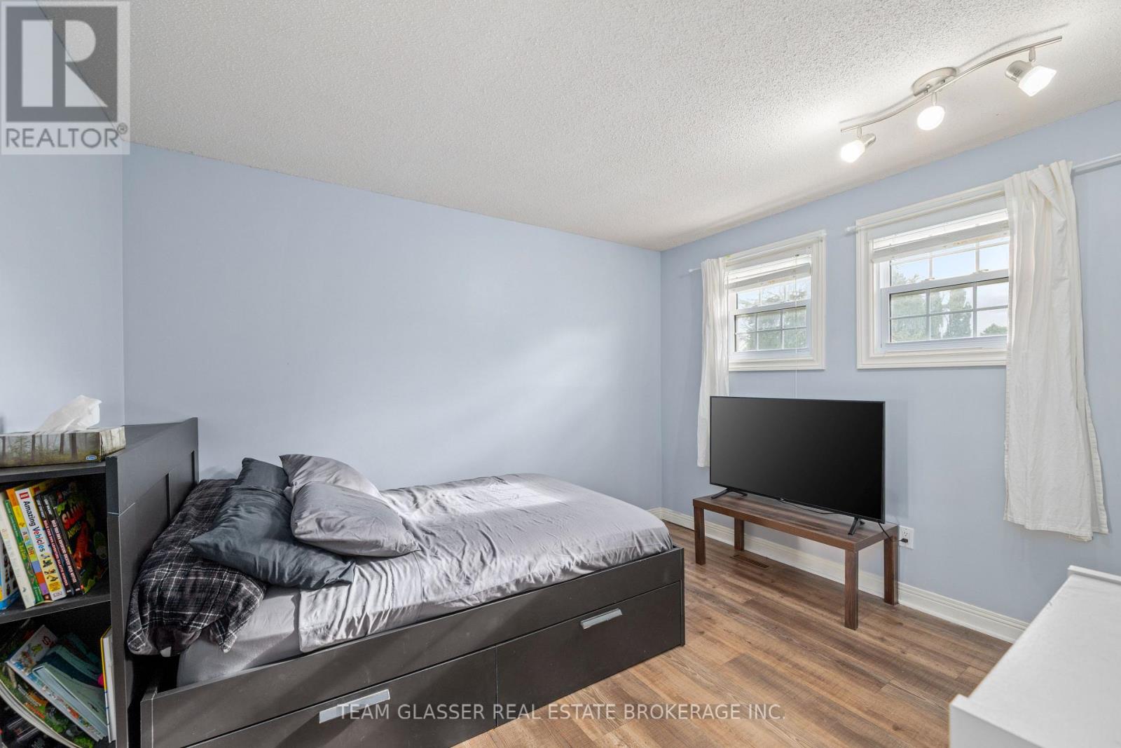 86 Jennifer Gardens, London North, Ontario  N5X 3K3 - Photo 20 - X12373542