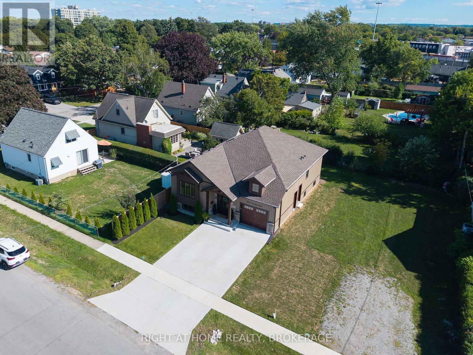 32b Dorothy Street, St. Catharines, Ontario  L2N 4A3 - Photo 46 - X12372544