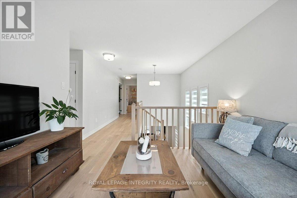 115 Bonne Renommee Avenue, Ottawa, Ontario  K4A 5J9 - Photo 20 - X12373483