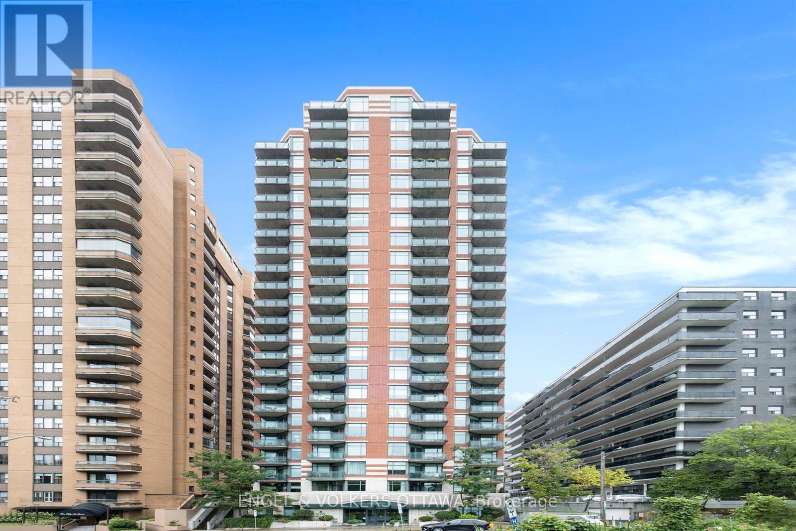 203 - 570 LAURIER AVENUE W, Ottawa, Ontario