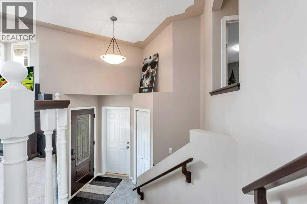 7 Reighley Close, Red Deer, Alberta  T4P 3V7 - Photo 4 - A2252817