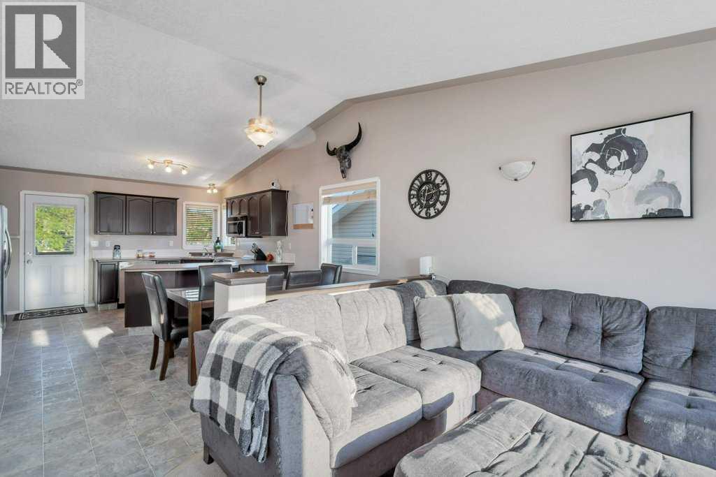 7 Reighley Close, Red Deer, Alberta  T4P 3V7 - Photo 7 - A2252817