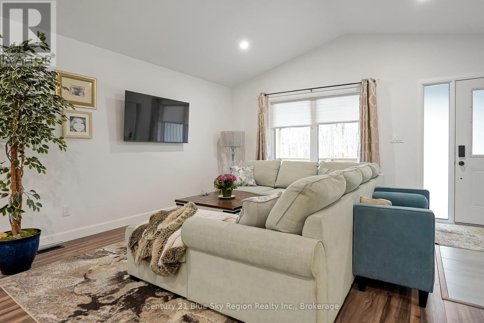 104 Greenwood Drive, Bonfield, Ontario  P0H 1E0 - Photo 14 - X12373495