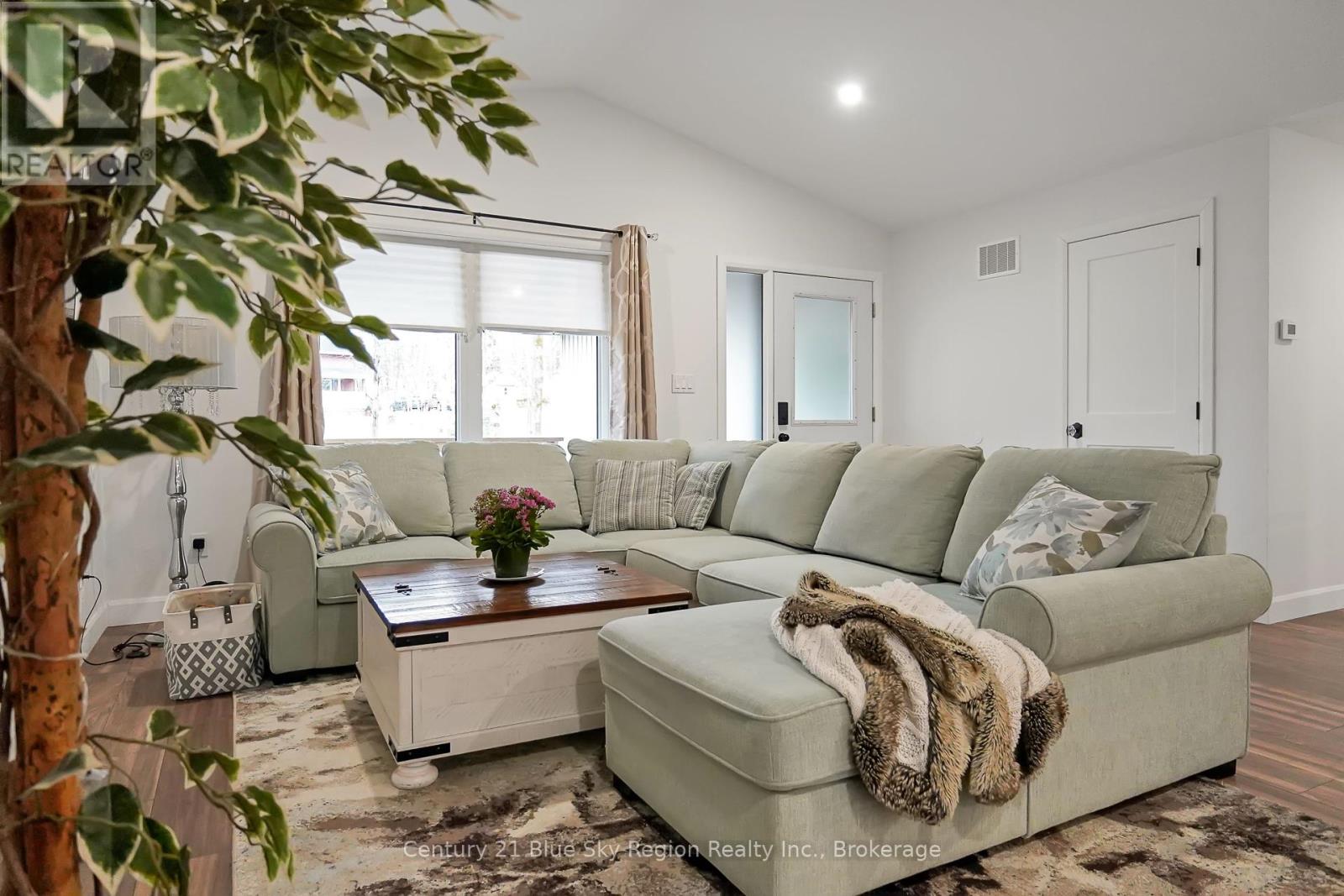104 Greenwood Drive, Bonfield, Ontario  P0H 1E0 - Photo 16 - X12373495