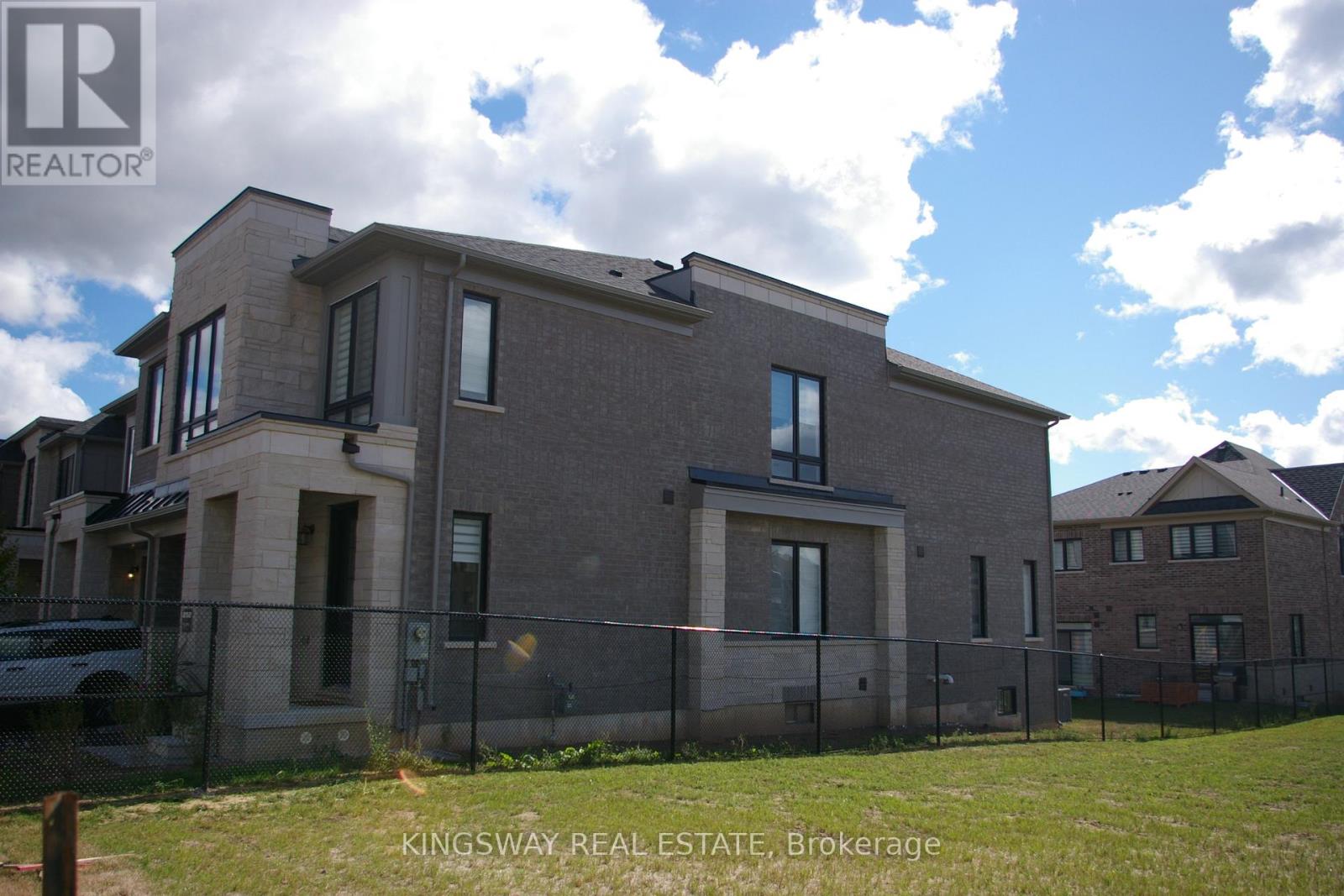 1412 National Common Avenue, Burlington, Ontario  L7P 0V7 - Photo 3 - W12373337