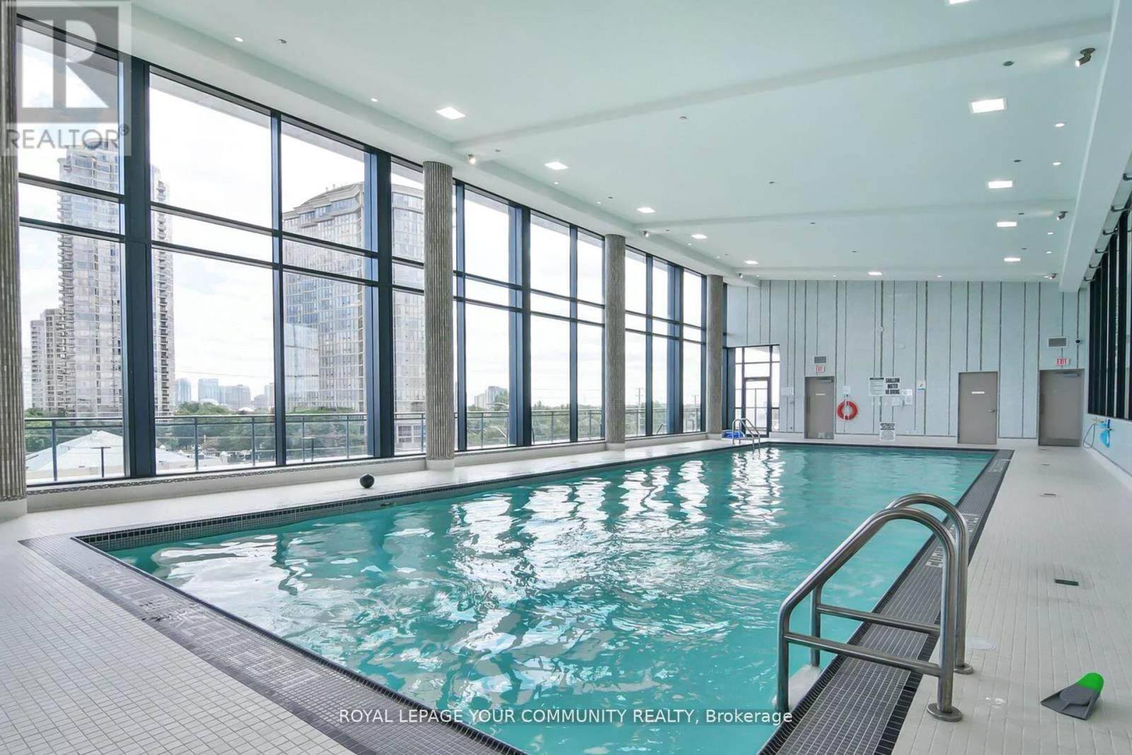 2702 - 75 Eglinton Avenue W, Mississauga, Ontario  L5R 0E5 - Photo 46 - W12373368