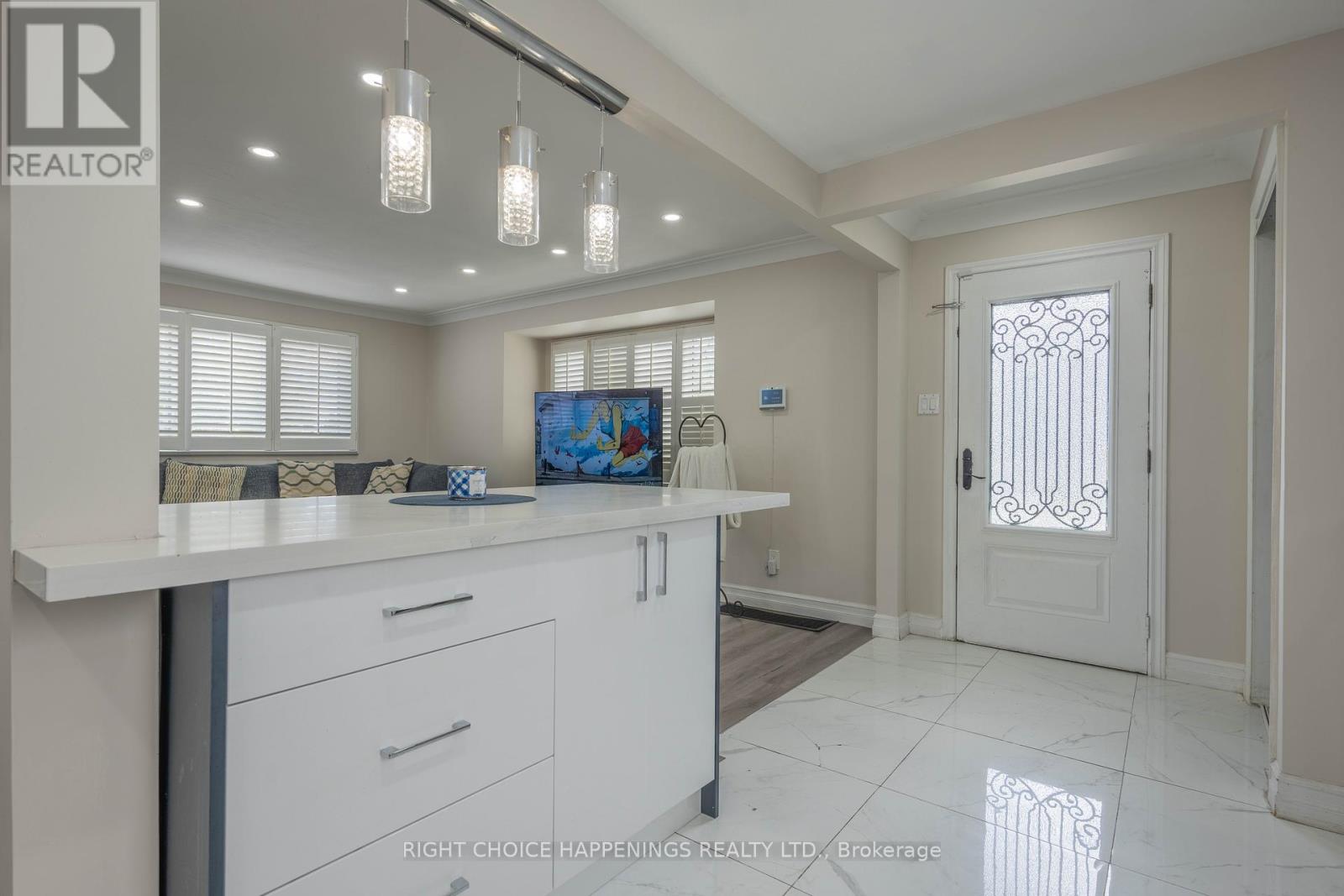 40 Water Street, Thorold, Ontario  L2V 2K6 - Photo 6 - X12373399