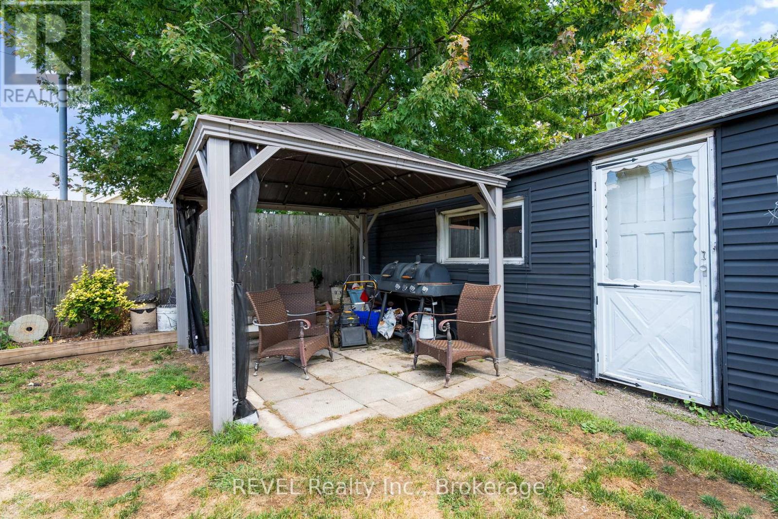 70 Cross Street, Port Colborne, Ontario  L3K 1L2 - Photo 23 - X12373568