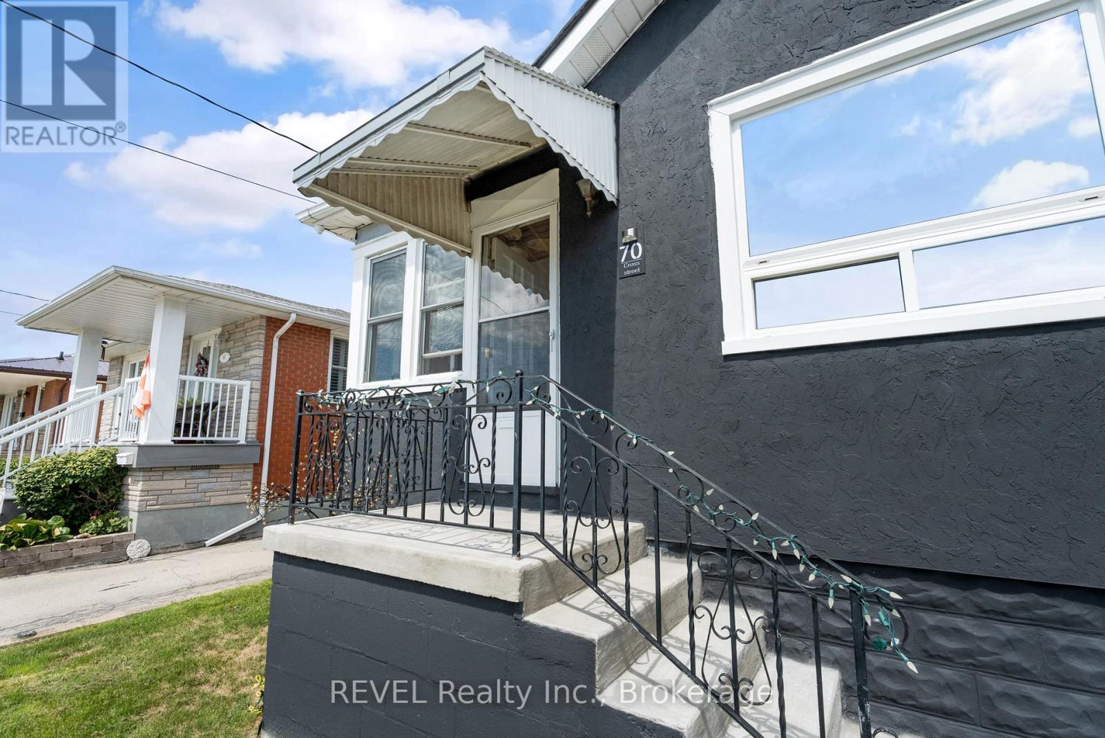 70 Cross Street, Port Colborne, Ontario  L3K 1L2 - Photo 4 - X12373568