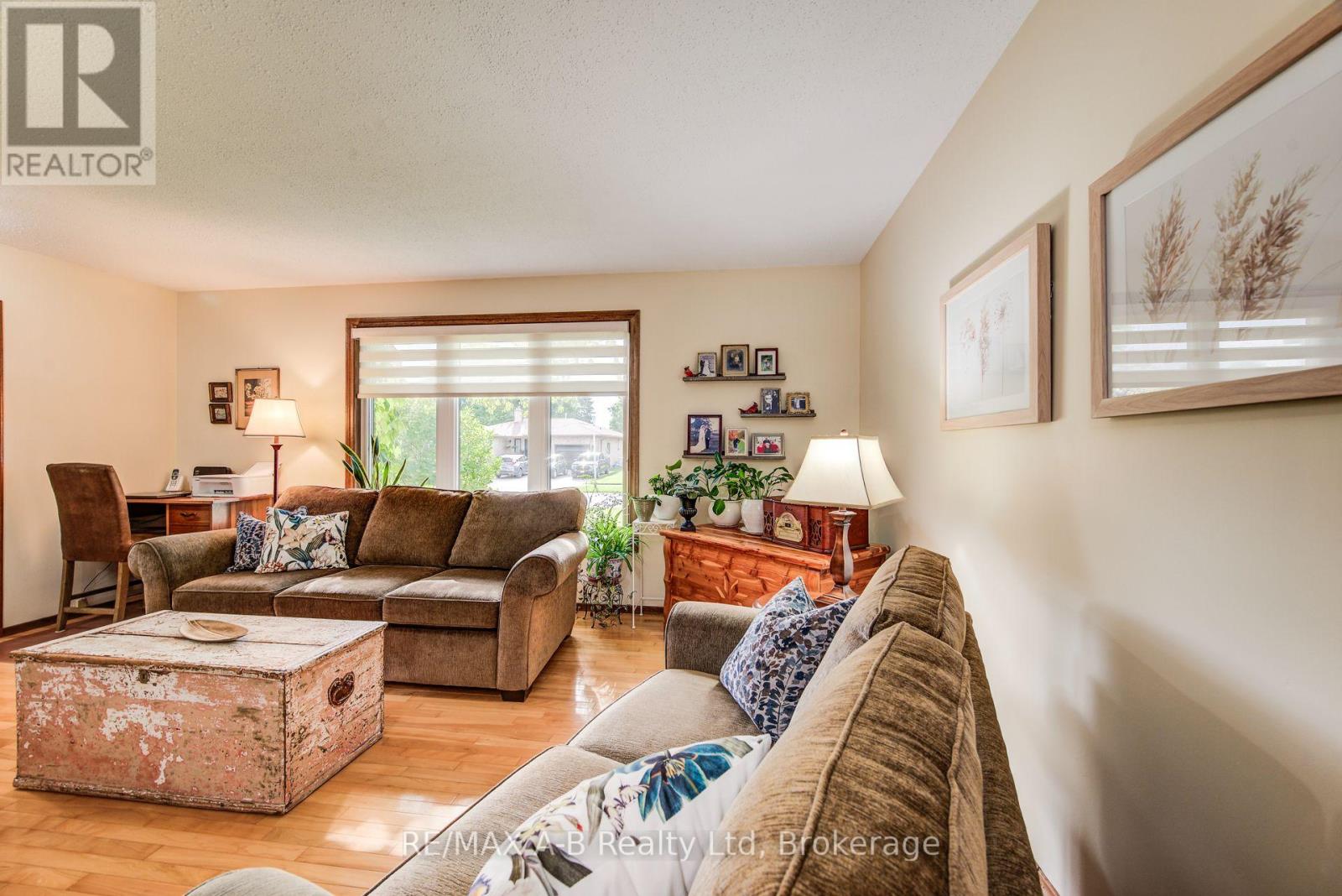 80 Queen Street, East Zorra-Tavistock, Ontario  N0B 2R0 - Photo 10 - X12373567