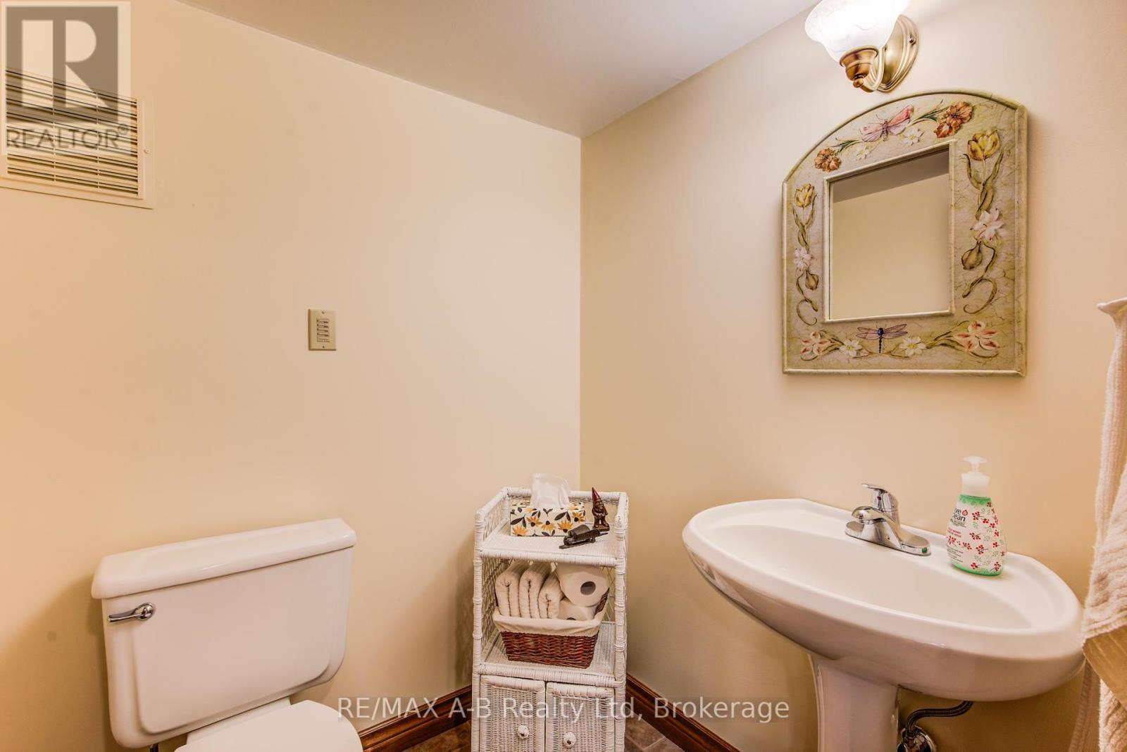 80 Queen Street, East Zorra-Tavistock, Ontario  N0B 2R0 - Photo 27 - X12373567