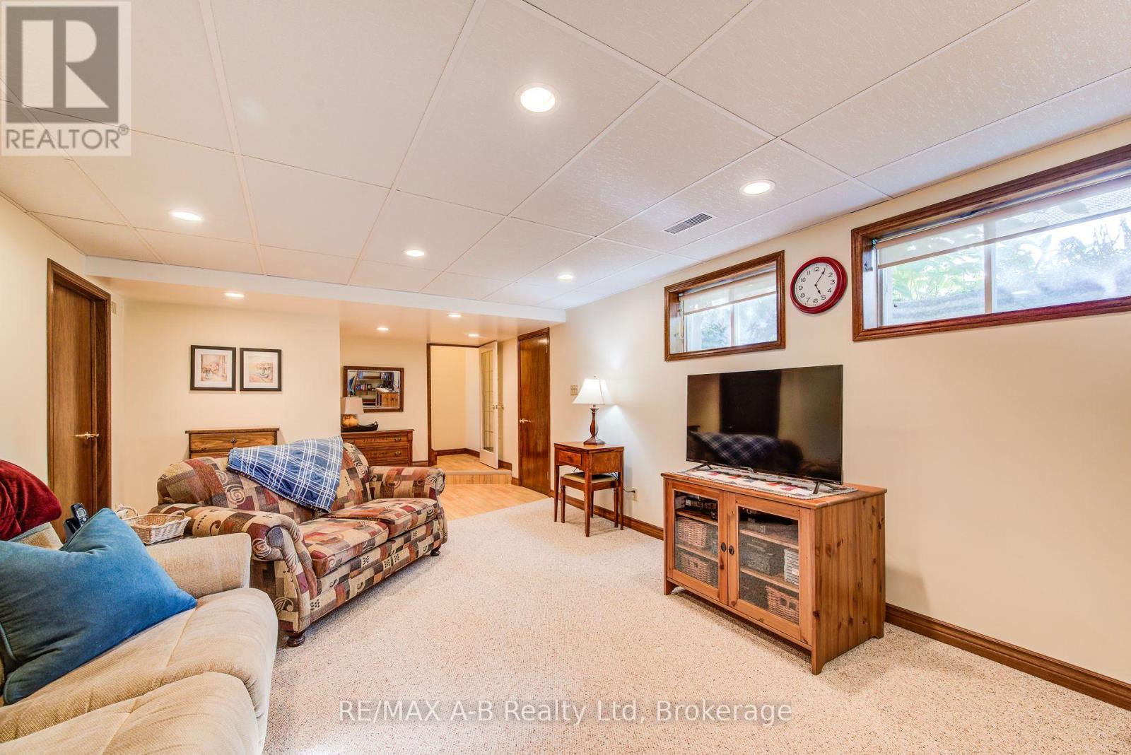 80 Queen Street, East Zorra-Tavistock, Ontario  N0B 2R0 - Photo 30 - X12373567