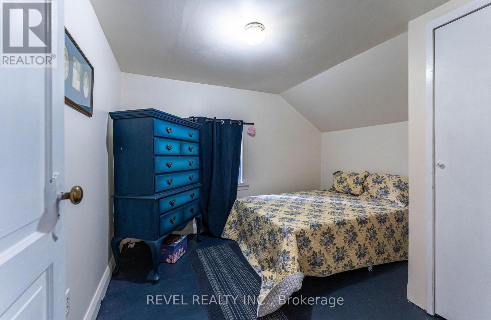 11 Elmwood Avenue, St. Catharines, Ontario  L2R 2T5 - Photo 20 - X12373311