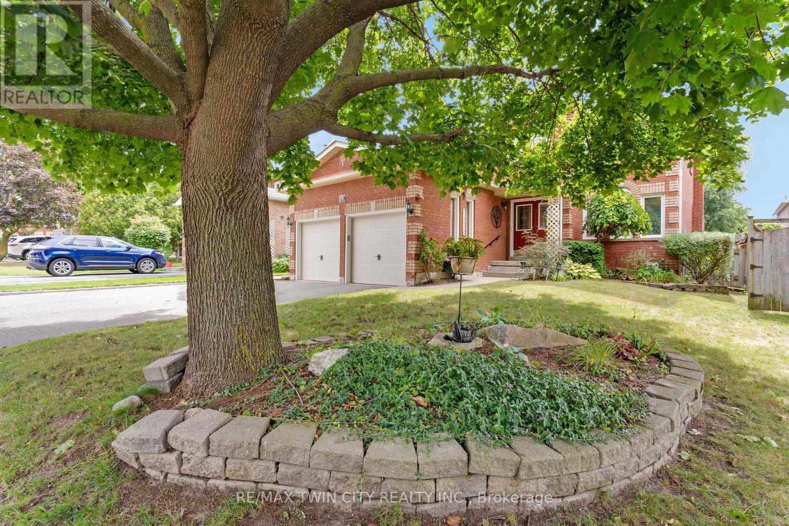Property at 20 ANGLEROCK DRIVE image 2
