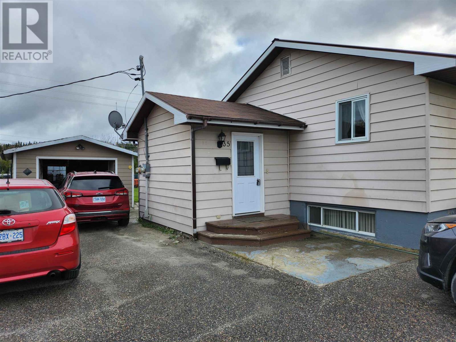35 Rue Des Pins, Dubrevilville, Ontario  P0S 1B0 - Photo 2 - SM250054