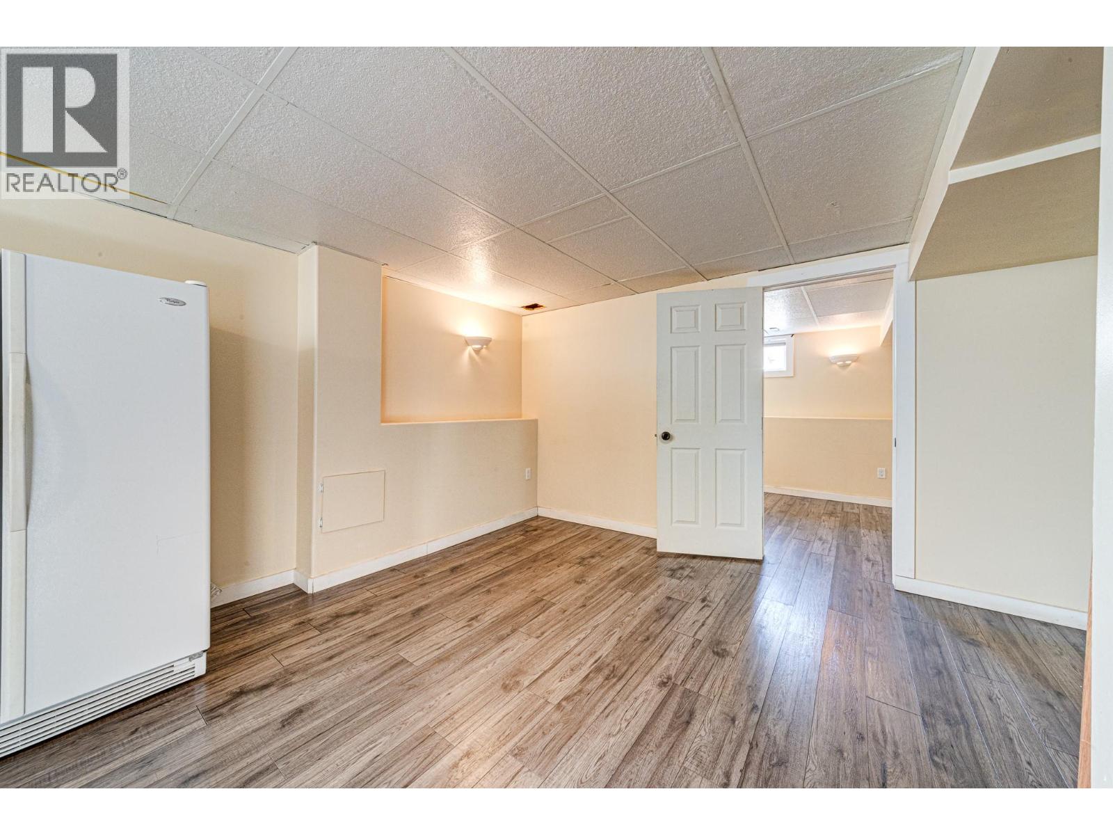 850 Minto Crescent, Elkford, British Columbia  V0B 1H0 - Photo 32 - 10360664