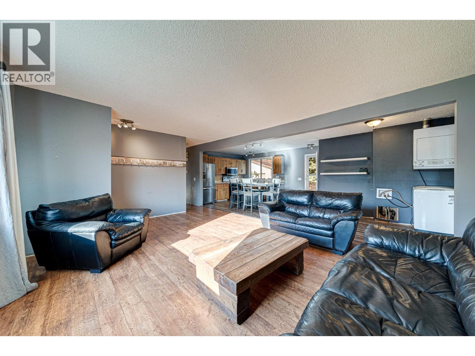 850 Minto Crescent, Elkford, British Columbia  V0B 1H0 - Photo 5 - 10360664