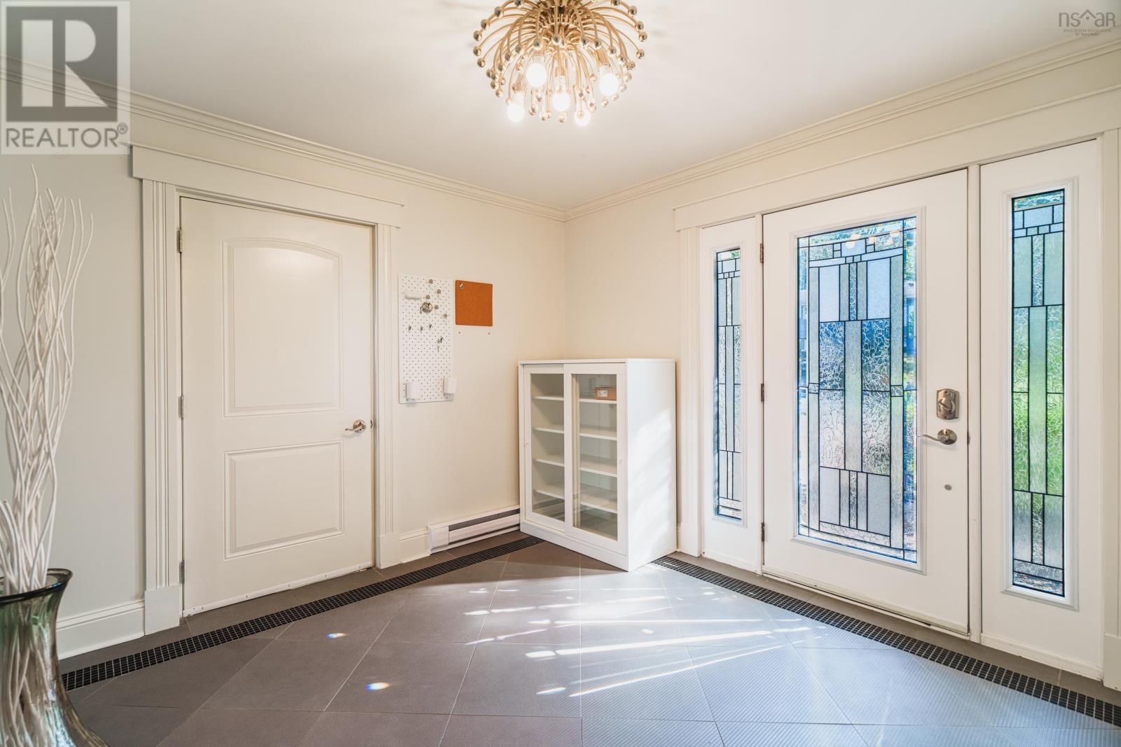 Property at 11 Laurentian Drive image 5