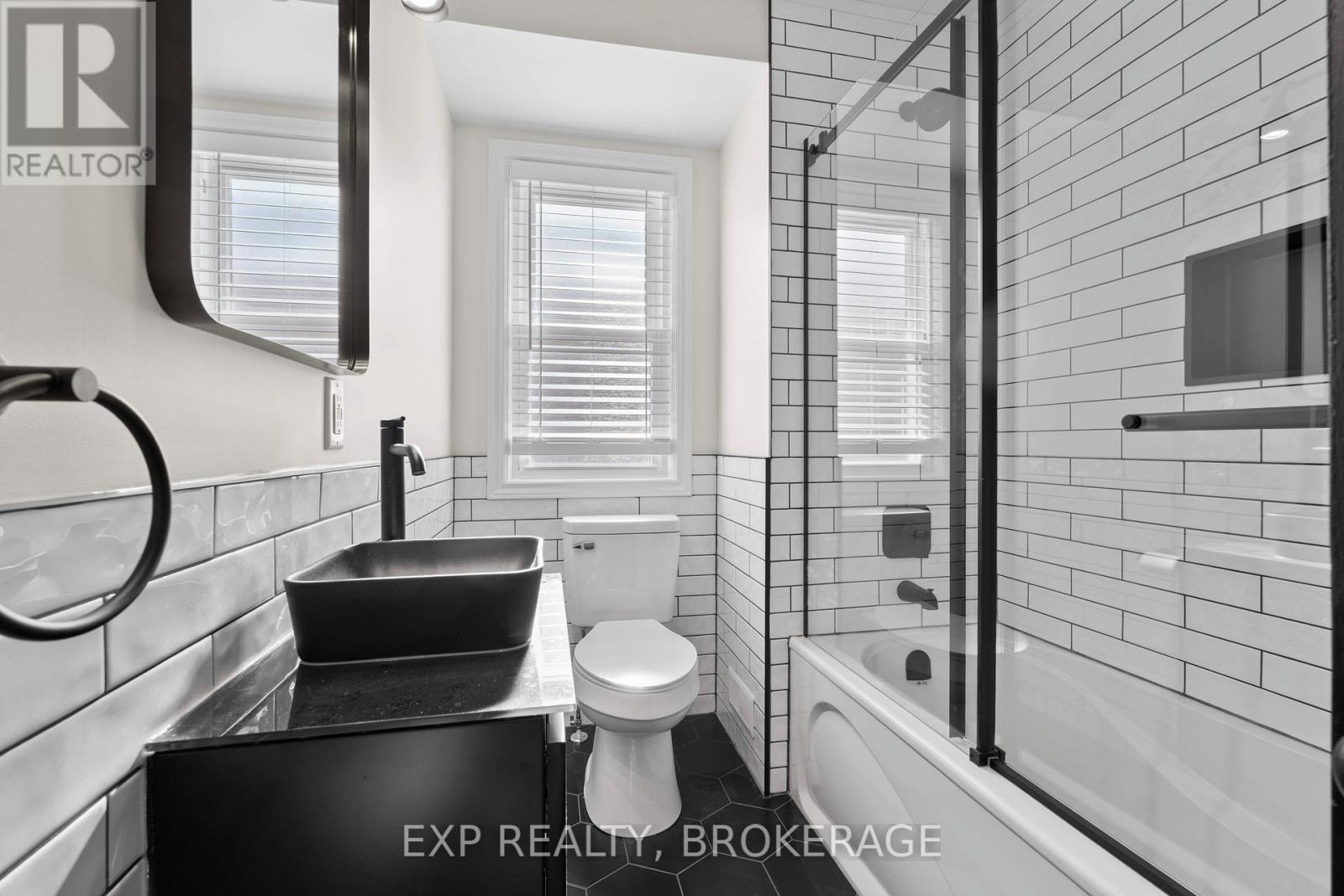 493 College Street, Kingston, Ontario  K7L 4M8 - Photo 10 - X12373668