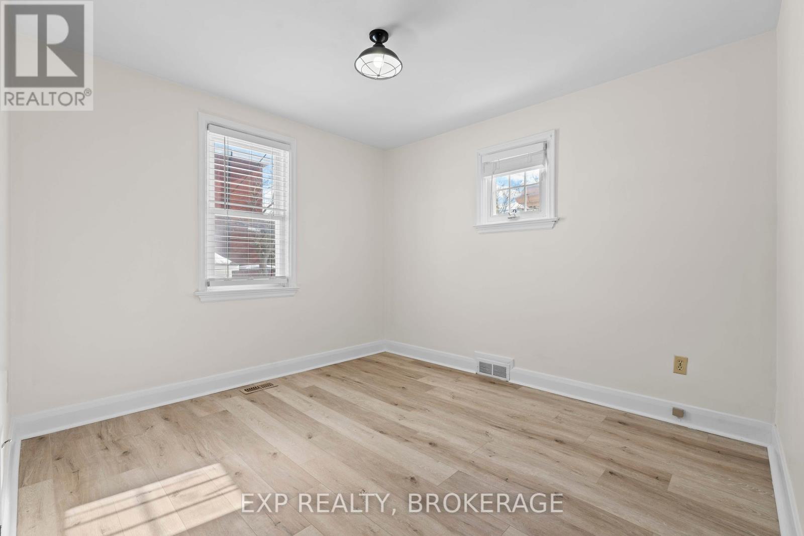 493 College Street, Kingston, Ontario  K7L 4M8 - Photo 11 - X12373668