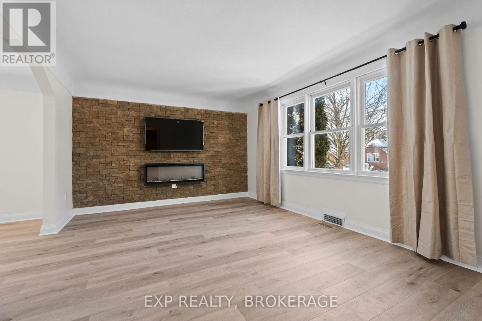 493 College Street, Kingston, Ontario  K7L 4M8 - Photo 4 - X12373668