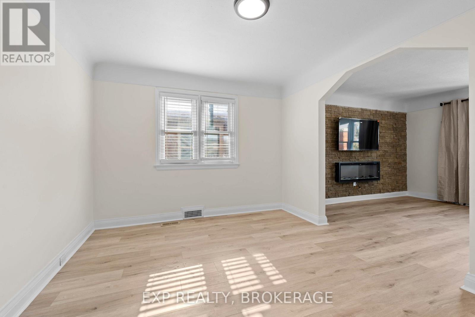 493 College Street, Kingston, Ontario  K7L 4M8 - Photo 6 - X12373668