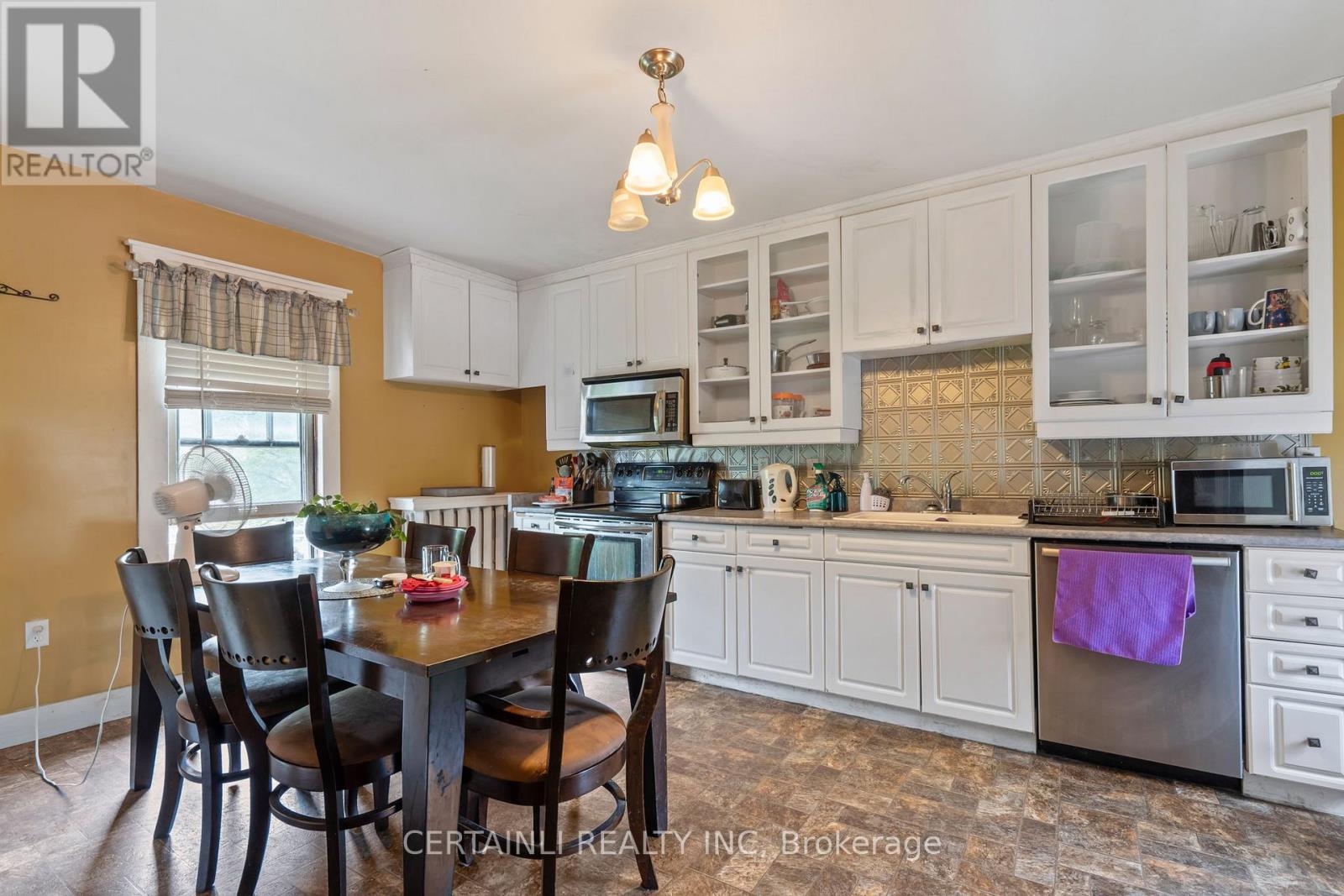 218 London Road, Sarnia, Ontario  N7T 4V5 - Photo 26 - X12373602