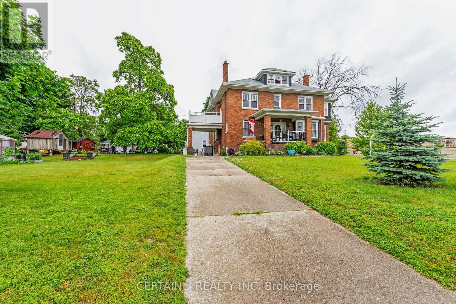 218 London Road, Sarnia, Ontario  N7T 4V5 - Photo 3 - X12373602