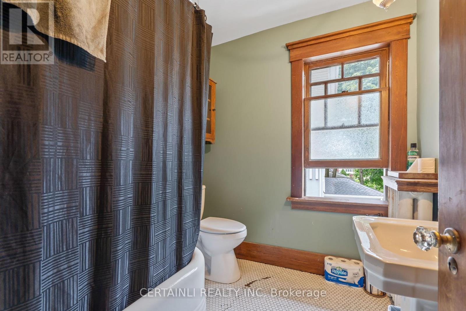 218 London Road, Sarnia, Ontario  N7T 4V5 - Photo 32 - X12373602
