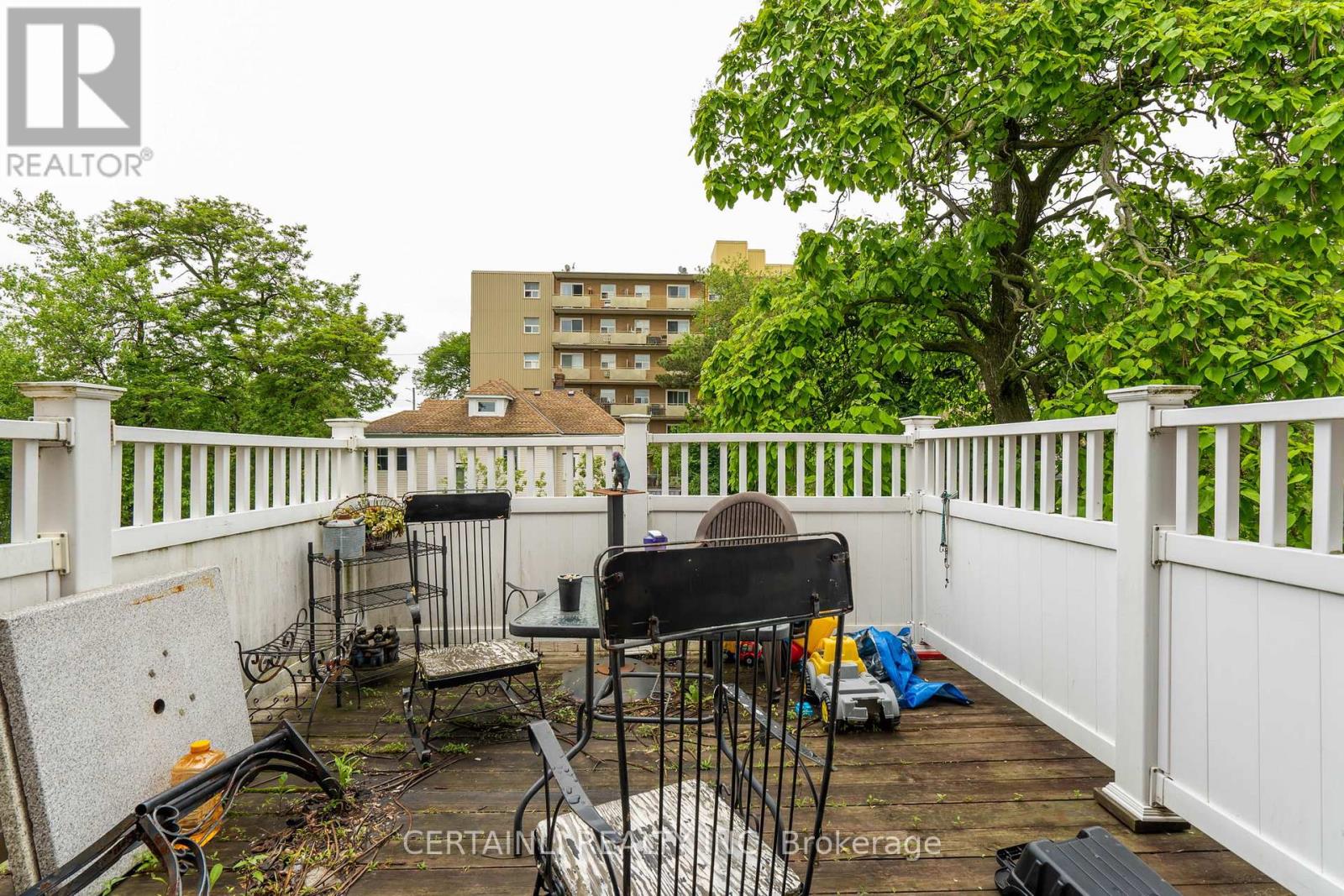 218 London Road, Sarnia, Ontario  N7T 4V5 - Photo 33 - X12373602