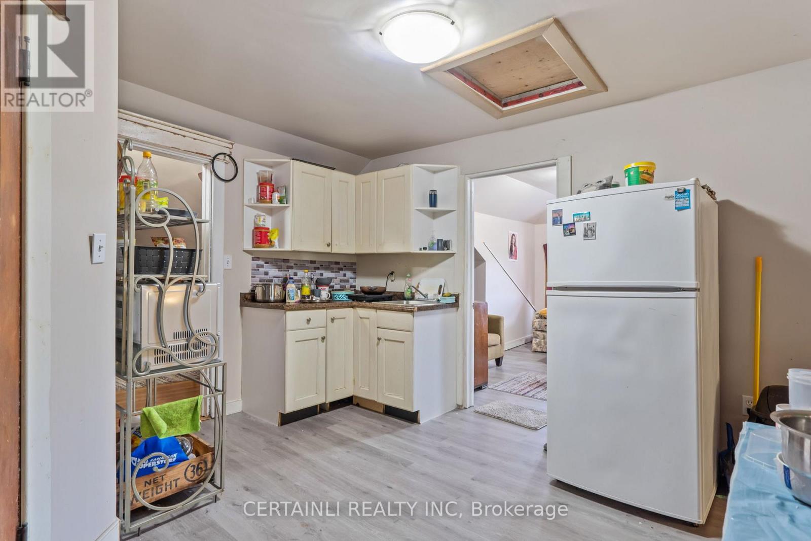 218 London Road, Sarnia, Ontario  N7T 4V5 - Photo 35 - X12373602