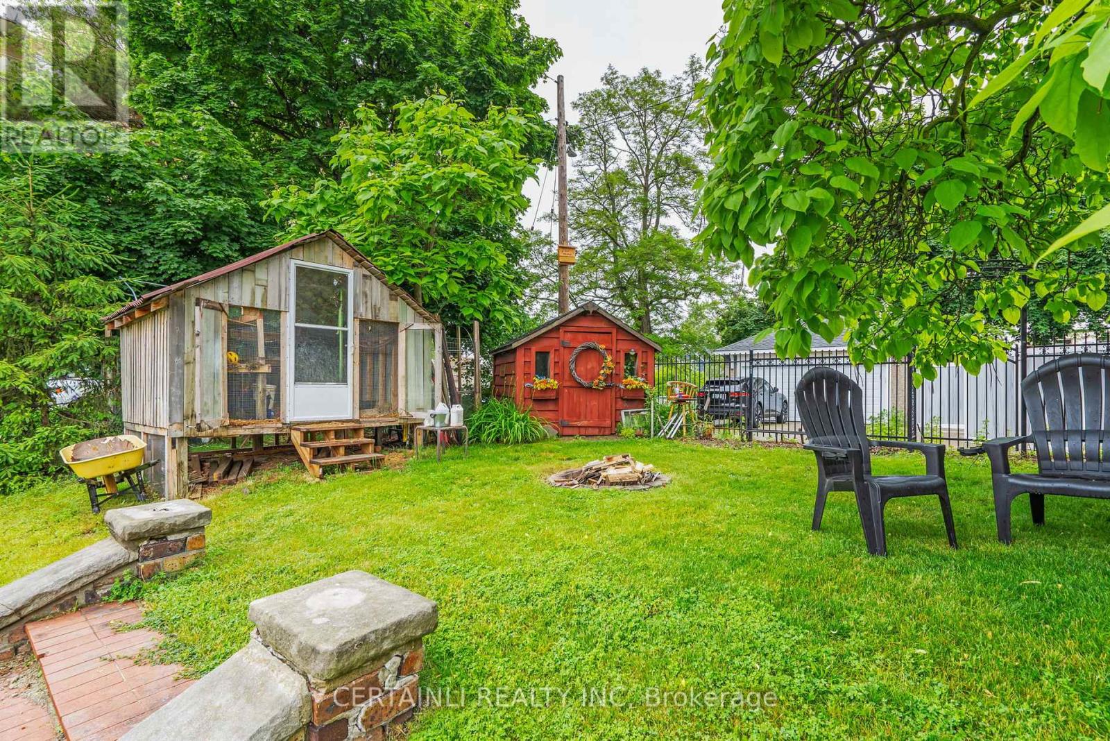 218 London Road, Sarnia, Ontario  N7T 4V5 - Photo 3 - X12373653