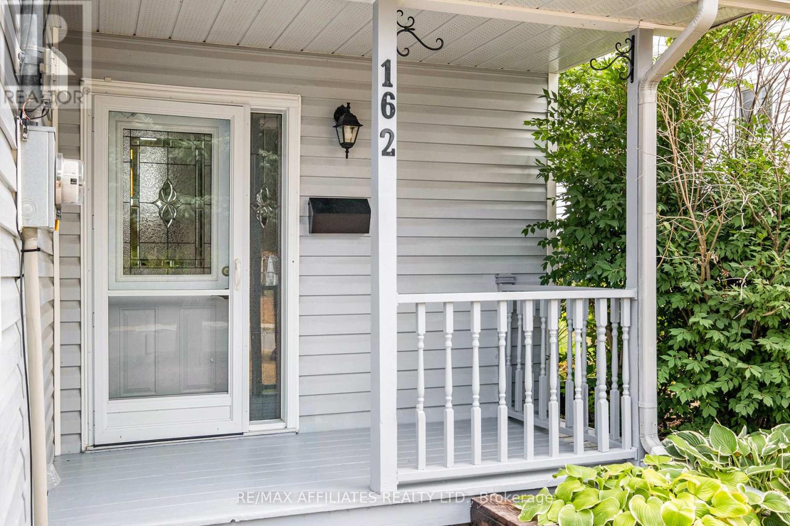 162 Morris Street, Carleton Place, Ontario  K7C 4N2 - Photo 3 - X12373654