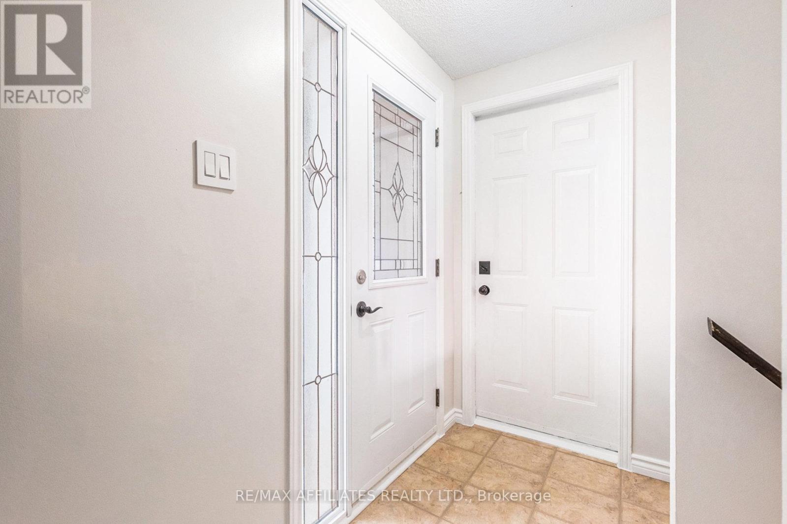 162 Morris Street, Carleton Place, Ontario  K7C 4N2 - Photo 4 - X12373654