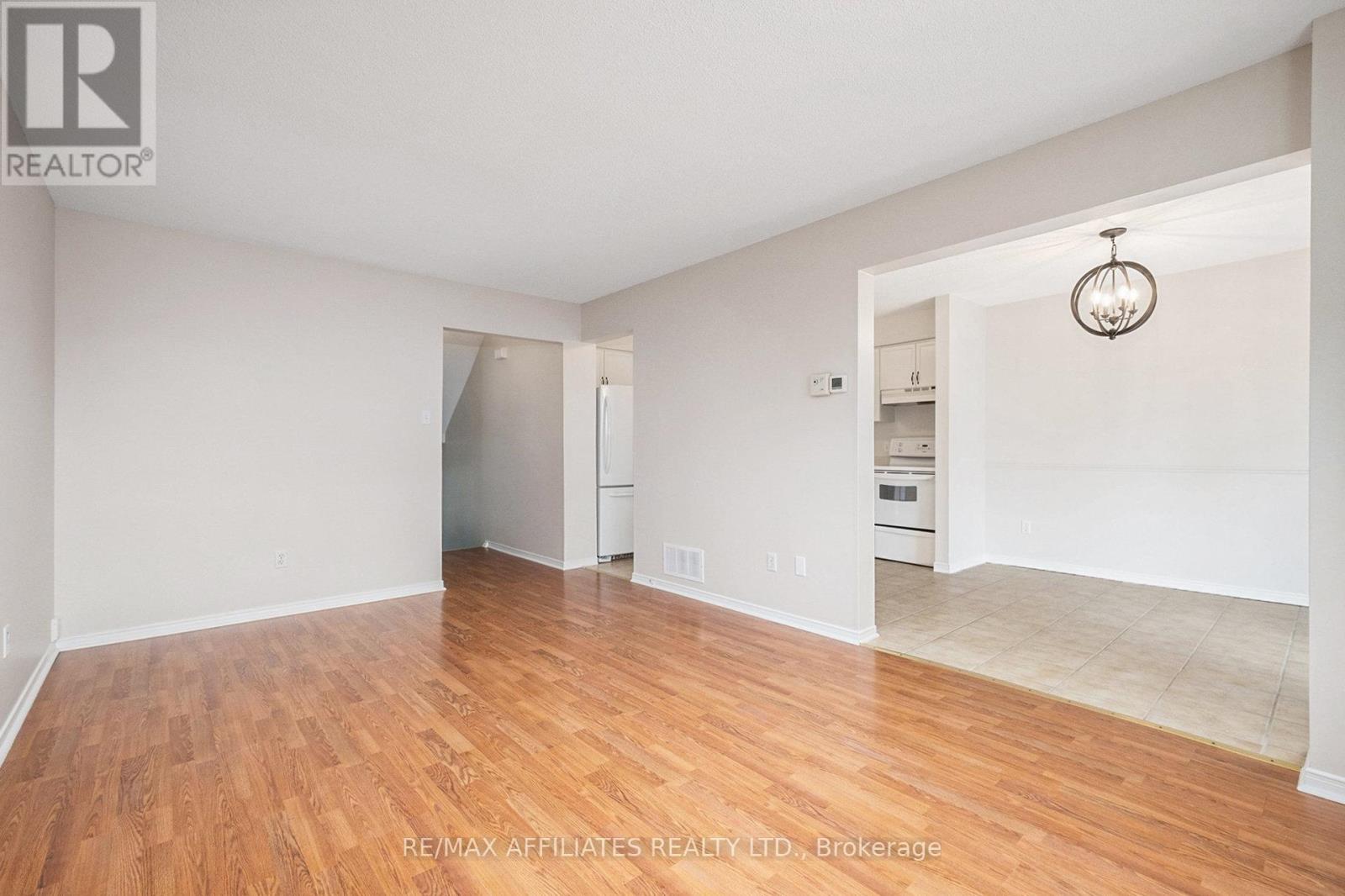 162 Morris Street, Carleton Place, Ontario  K7C 4N2 - Photo 6 - X12373654