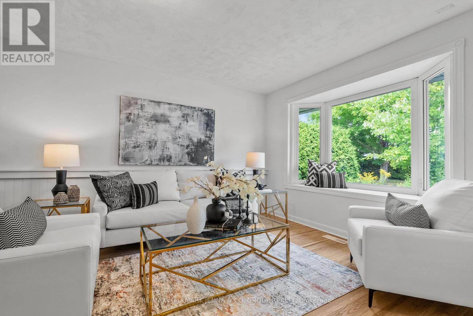 1246 Cobden Road, Ottawa, Ontario  K2C 2Z9 - Photo 4 - X12373699