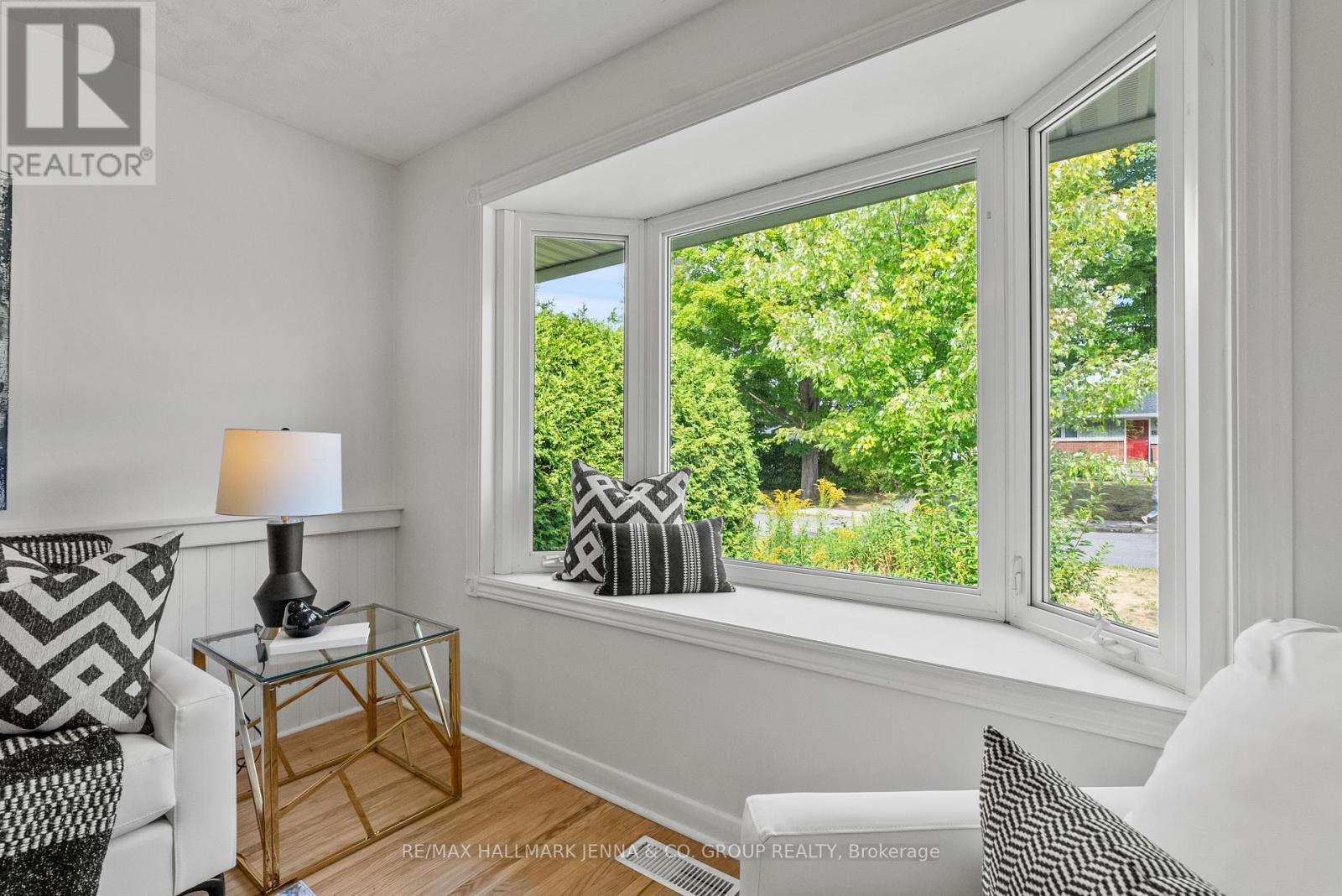 1246 Cobden Road, Ottawa, Ontario  K2C 2Z9 - Photo 6 - X12373699