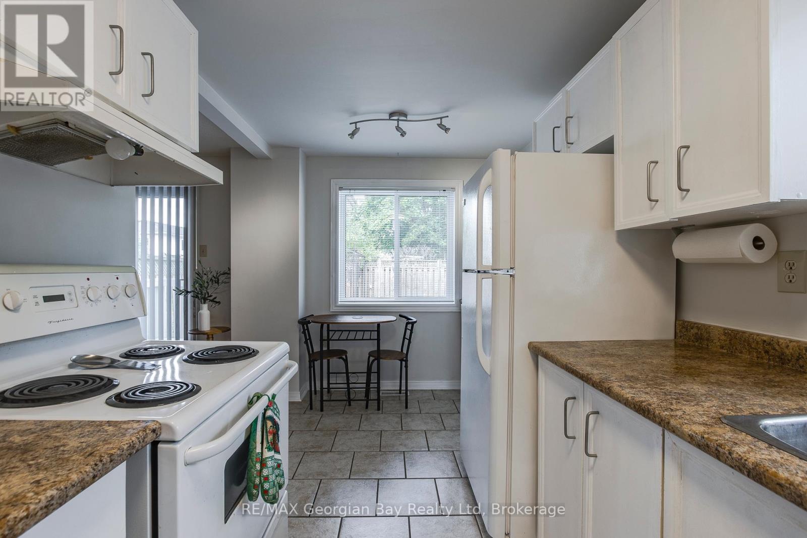 328 Rose Crescent, Midland, Ontario  L4R 5C1 - Photo 13 - S12373609