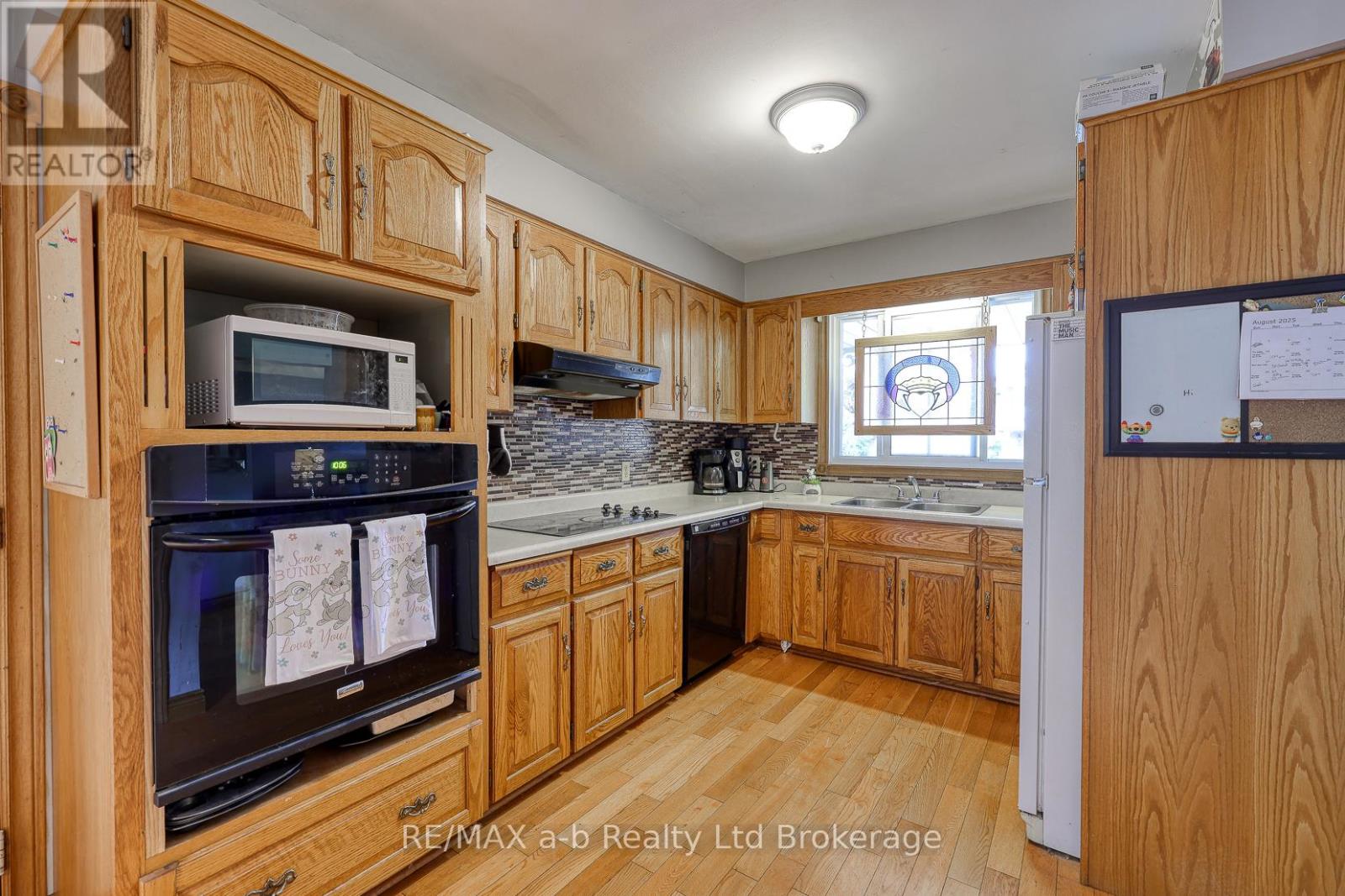 42 John Davies Drive, Woodstock, Ontario  N4T 1N3 - Photo 13 - X12373608