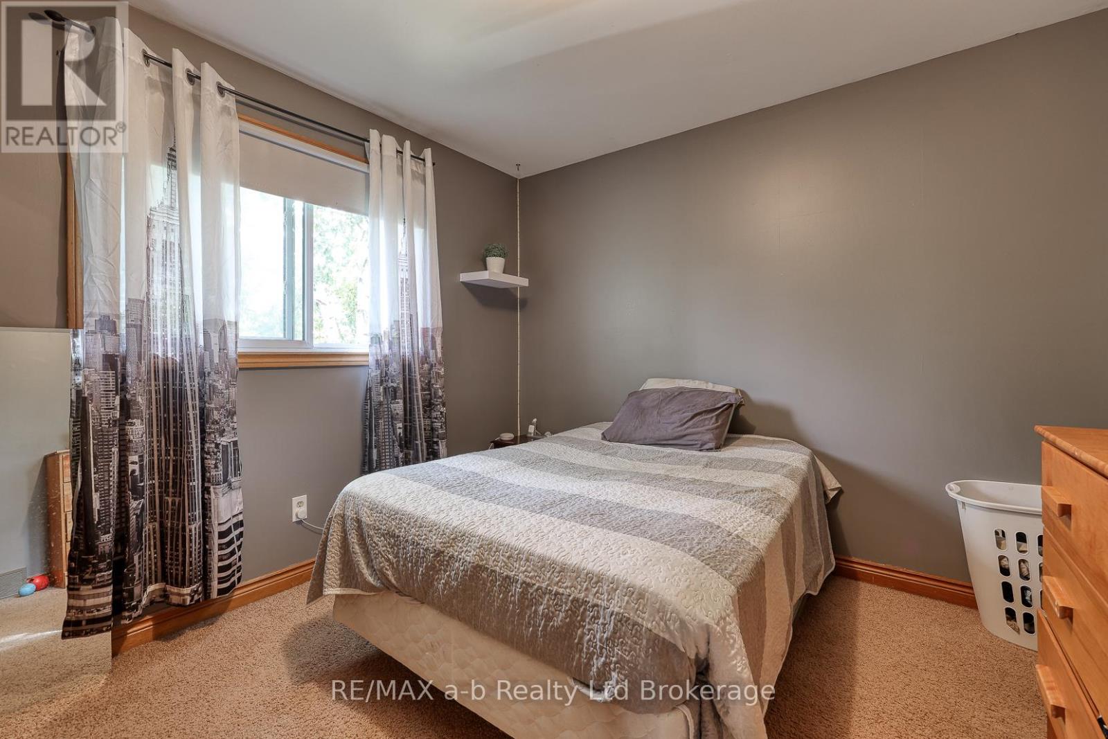 42 John Davies Drive, Woodstock, Ontario  N4T 1N3 - Photo 27 - X12373608