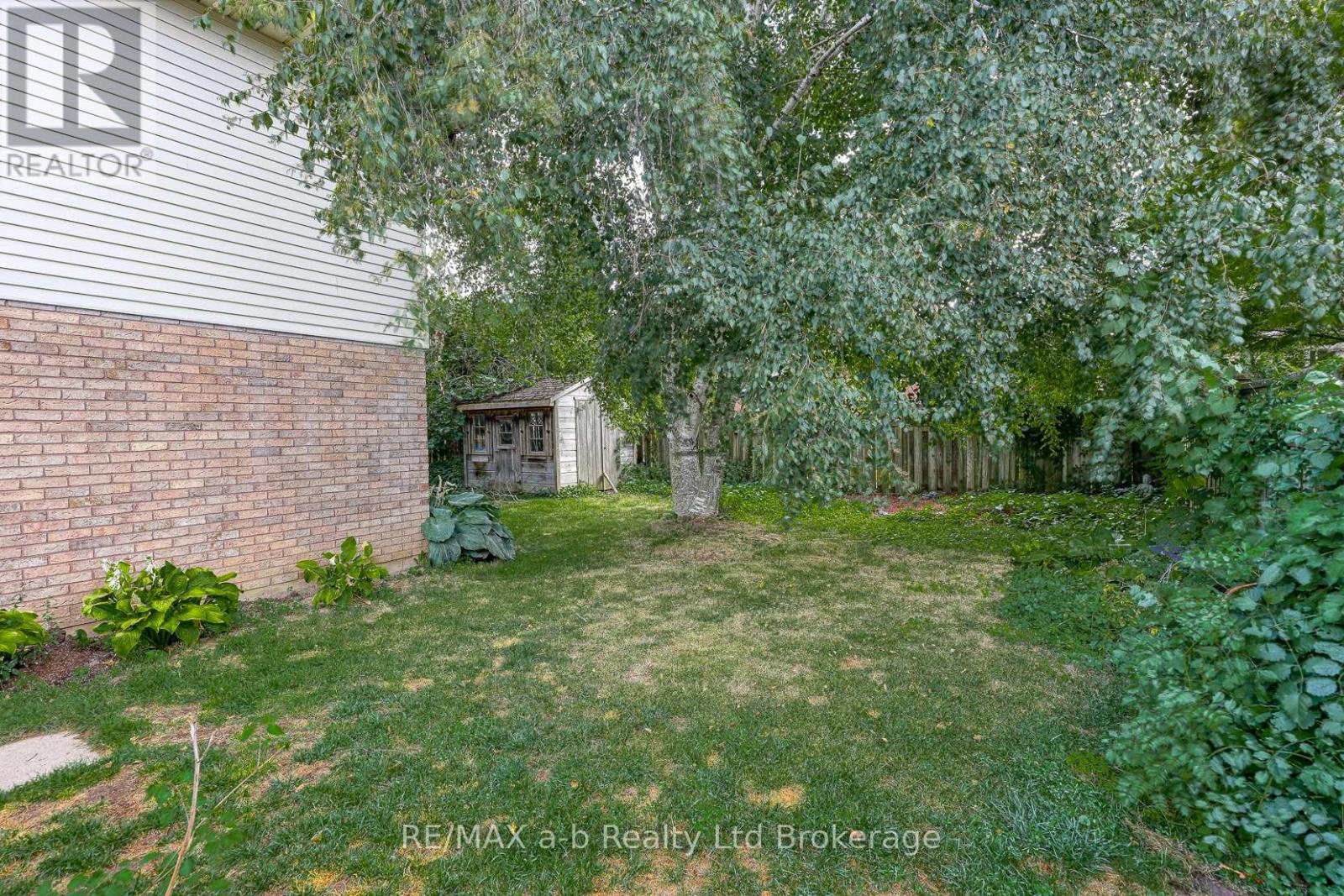 42 John Davies Drive, Woodstock, Ontario  N4T 1N3 - Photo 3 - X12373608