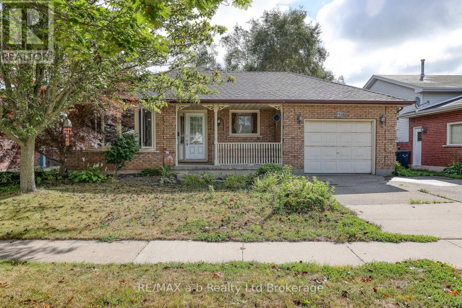 42 John Davies Drive, Woodstock, Ontario  N4T 1N3 - Photo 34 - X12373608